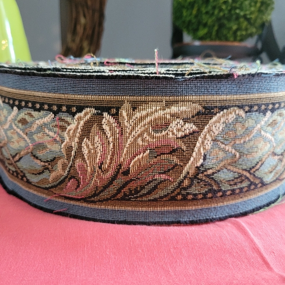 VINTAGE TAPESTRY TRIM BORDER DRAERT UPHOLSTERY TRIM 33 YR - Picture 14 of 15
